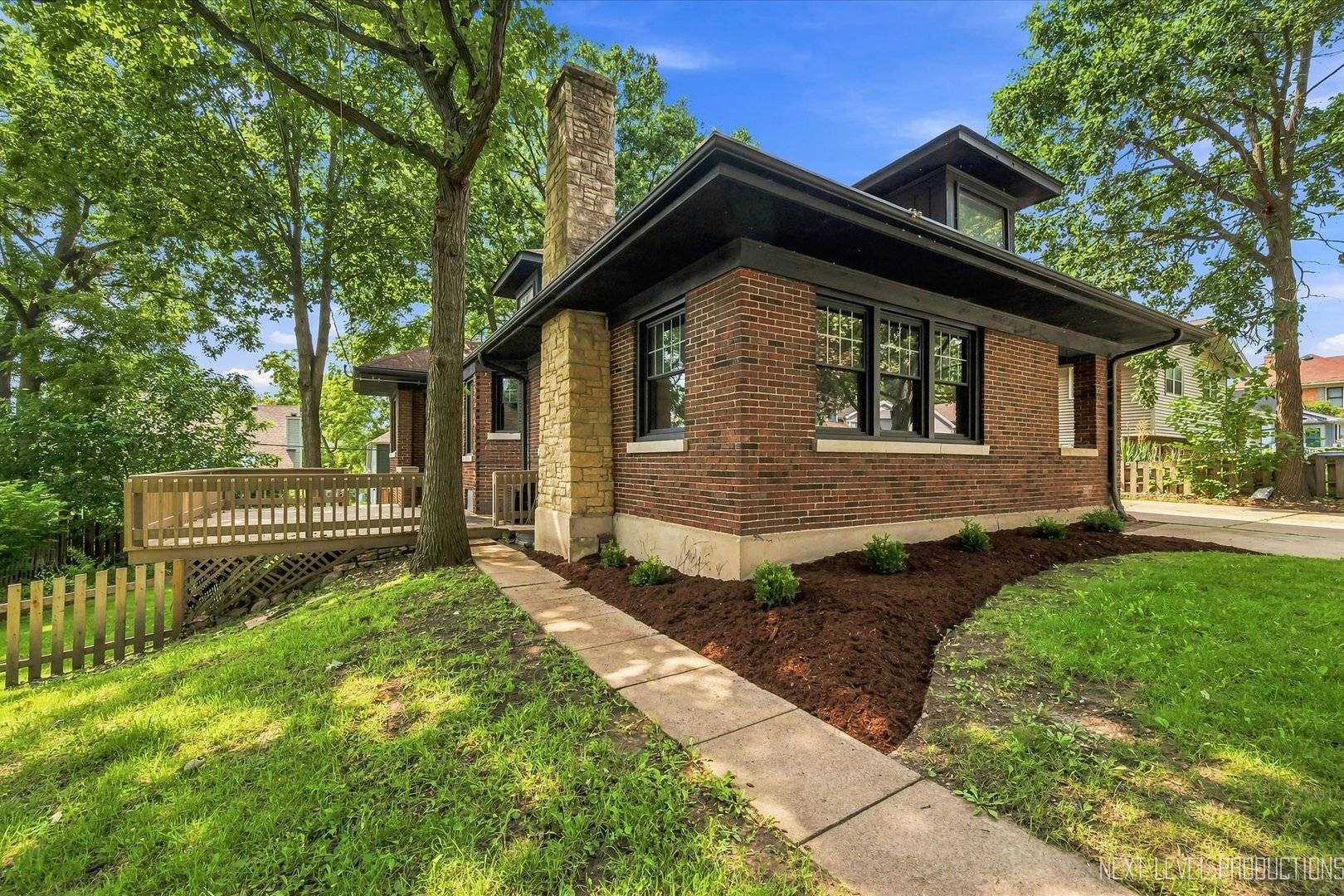 609 S 5th AVE, St. Charles, IL 60174