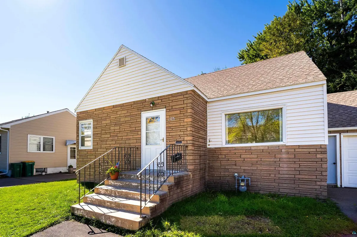 1323 90th Ave W, Duluth, MN 55808