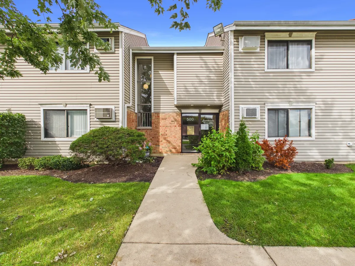 500 BAYSIDE DR #6, Palatine, IL 60074
