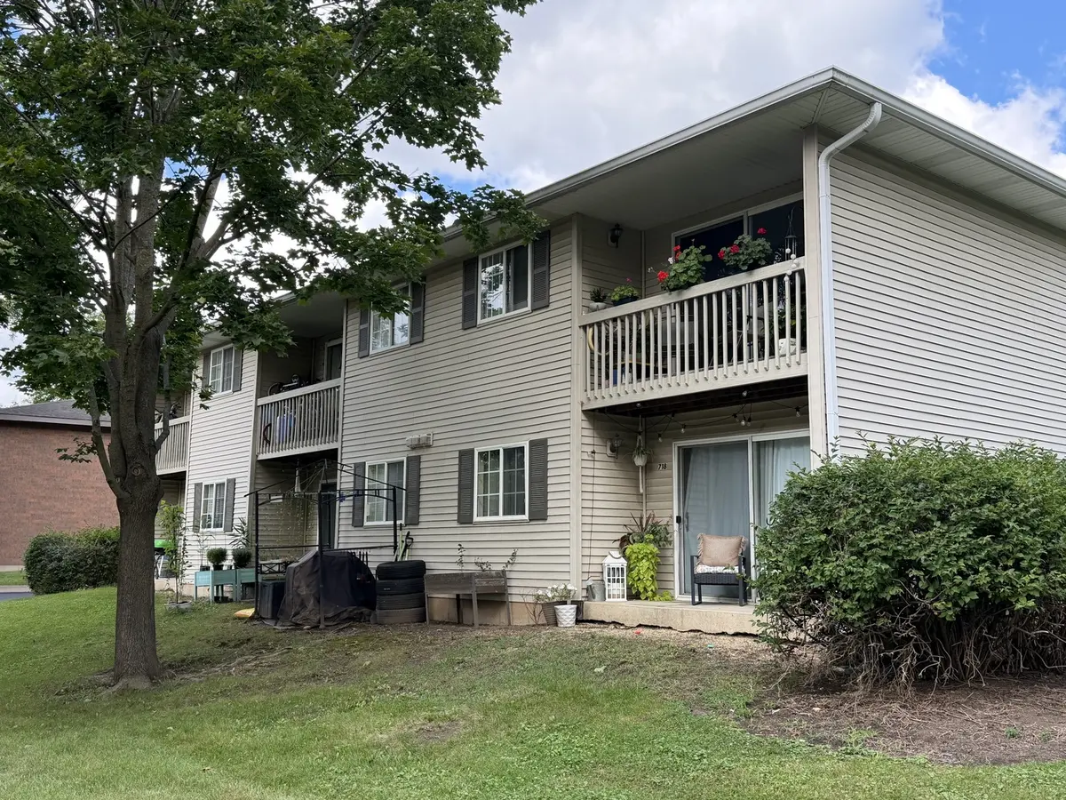 716 Elm ST #716, Algonquin, IL 60102