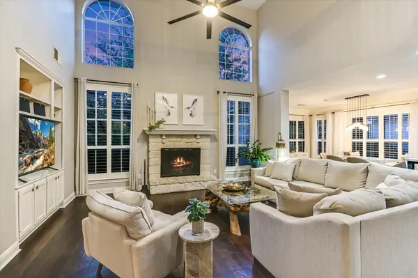 43 LOST MEADOW TRL, The Hills, TX 78738