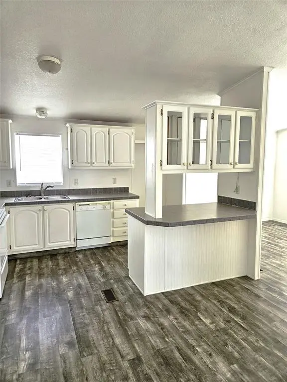 1467 Live Oak DR, Canyon Lake, TX 78133