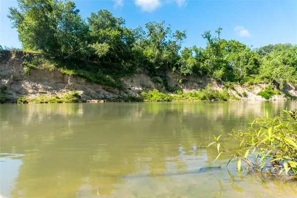 000 County Road 343, Gonzales, TX 78629