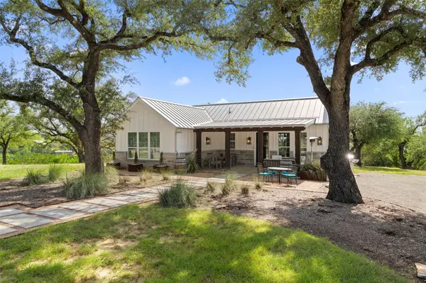 810 Kothmann RD, Dripping Springs, TX 78620