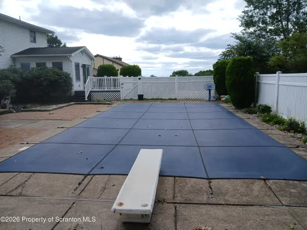 105 Belair DR, Eynon, PA 18403
