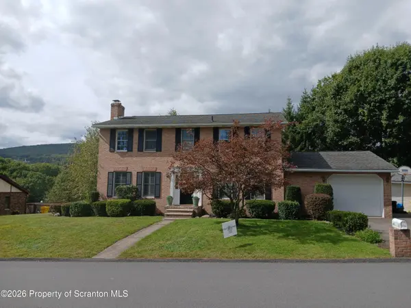 105 Belair DR, Eynon, PA 18403