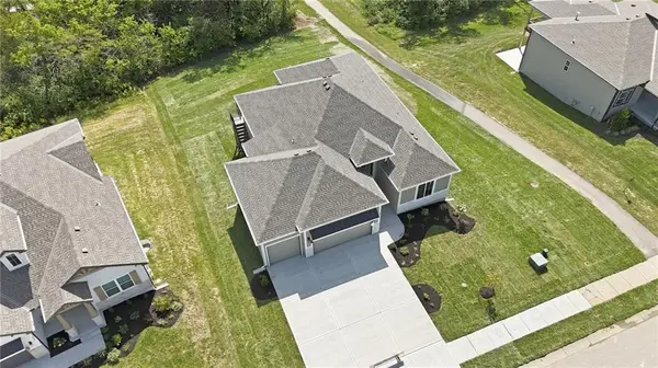 2127 NW killarney LN, Lee's Summit, MO 64081