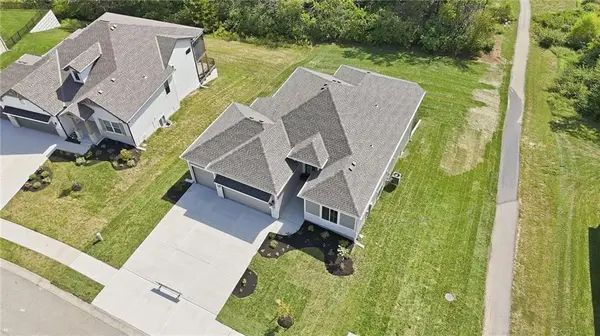 2127 NW killarney LN, Lee's Summit, MO 64081