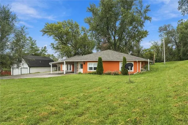 6207 Leavenworth RD, Kansas City, KS 66104