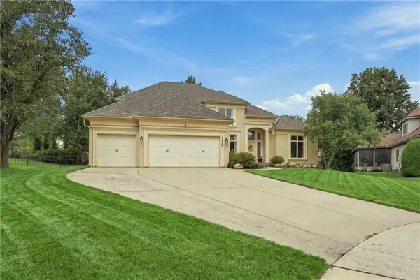 15040 Sherwood ST, Leawood, KS 66224