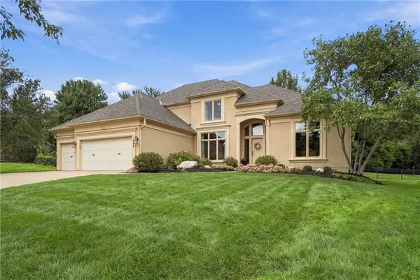 15040 Sherwood ST, Leawood, KS 66224