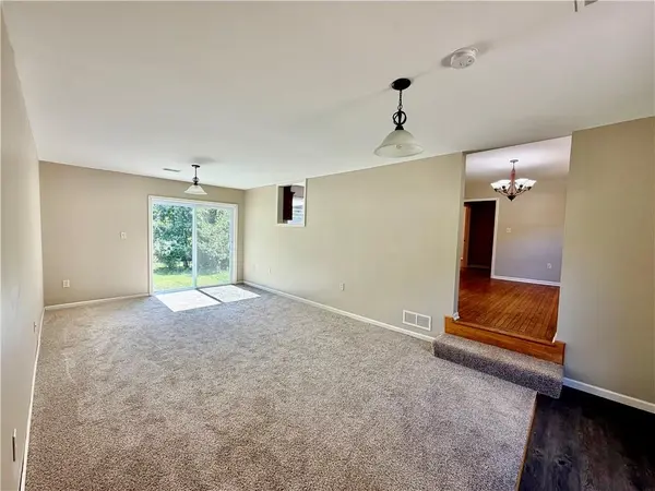 7727 E 55th ST, Kansas City, MO 64129