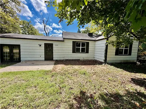 7727 E 55th ST, Kansas City, MO 64129