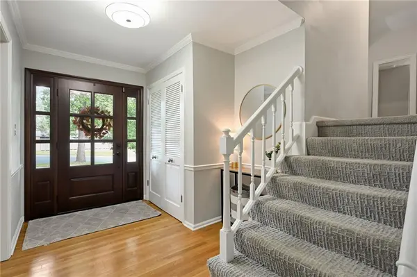 5421 W 96th TER, Overland Park, KS 66207