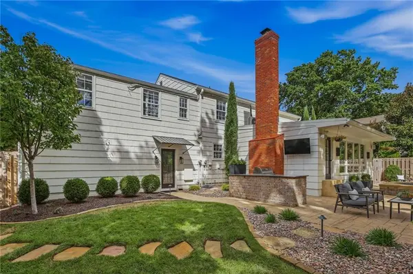 1207 W 67TH TER, Kansas City, MO 64113