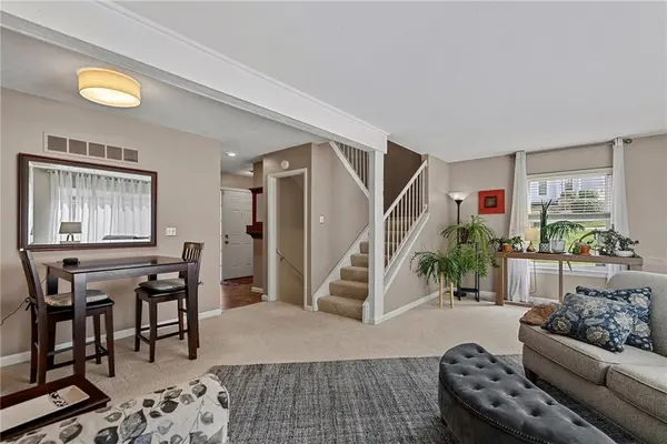 8601 W 108th PL, Overland Park, KS 66210