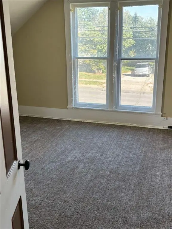716 E 1st ST, Maryville, MO 64468