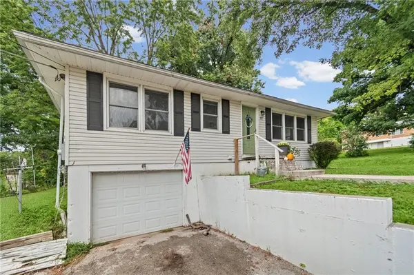 12 W 10th ST, Carrollton, MO 64633