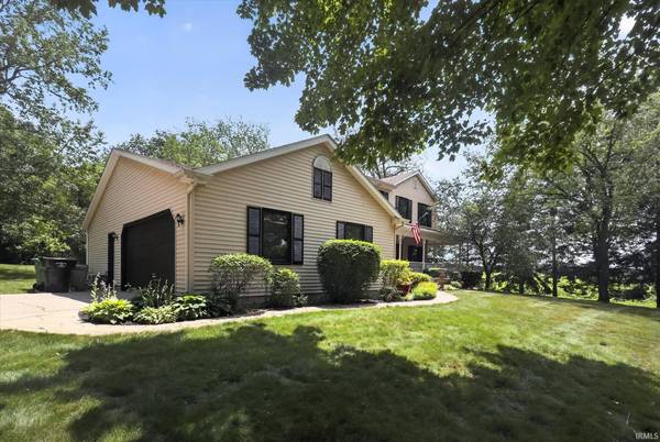 51976 Westwood Forest DR, South Bend, IN 46628-9244