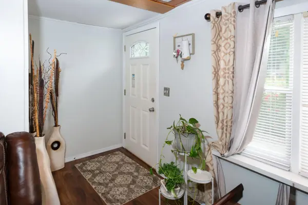 1104 Town ST, Kendallville, IN 46755-2286