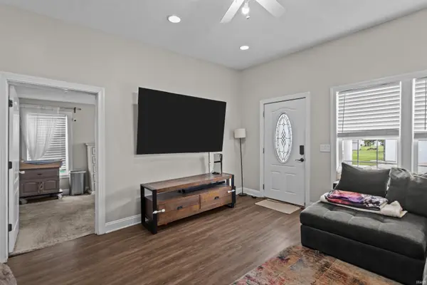 214 N INDIANA ST, Greentown, IN 46936