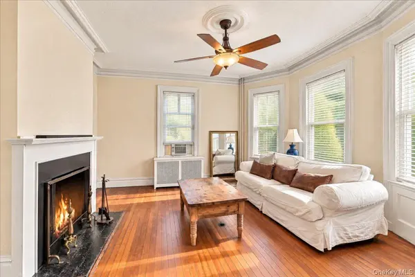 20 Edgewood PARK, New Rochelle, NY 10801