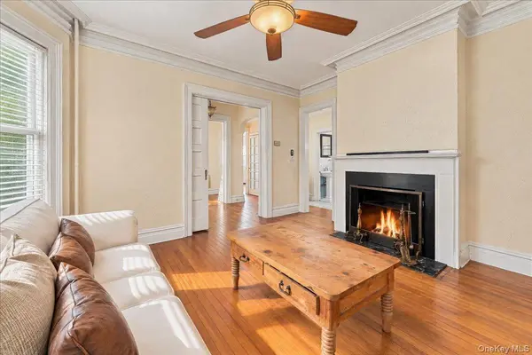 20 Edgewood PARK, New Rochelle, NY 10801