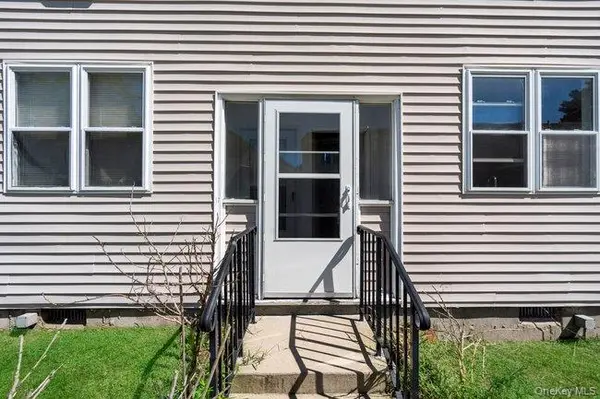 62 Townhouse RD #62, Huntington Station, NY 11746
