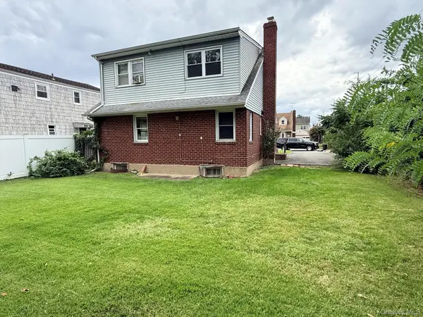 220 Manhattan AVE #1, Westbury, NY 11590