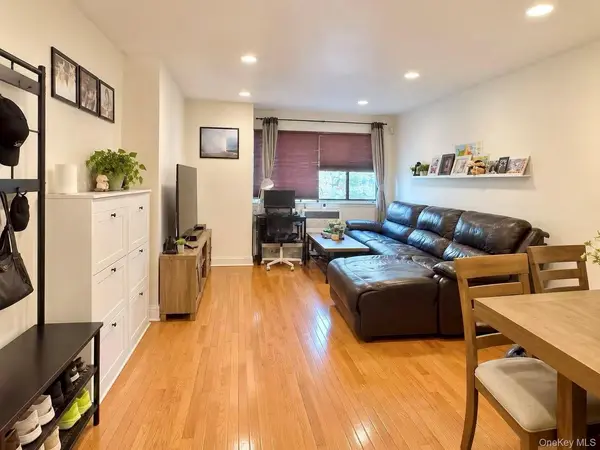 71-32 163rd ST #1, Fresh Meadows, NY 11365