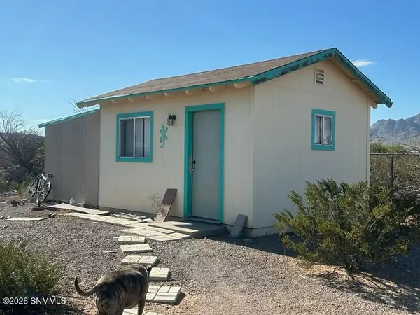 8330 SE Warm Springs RD, Deming, NM 88030