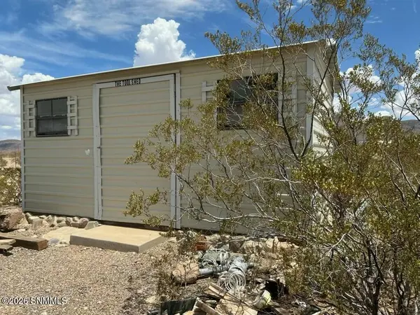 8330 SE Warm Springs RD, Deming, NM 88030