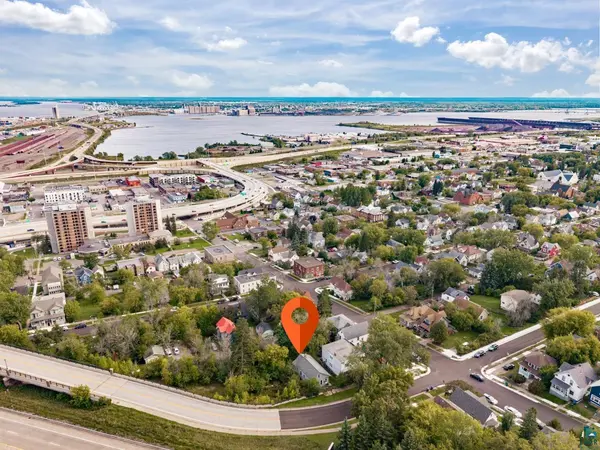 2024 W 5th St, Duluth, MN 55804
