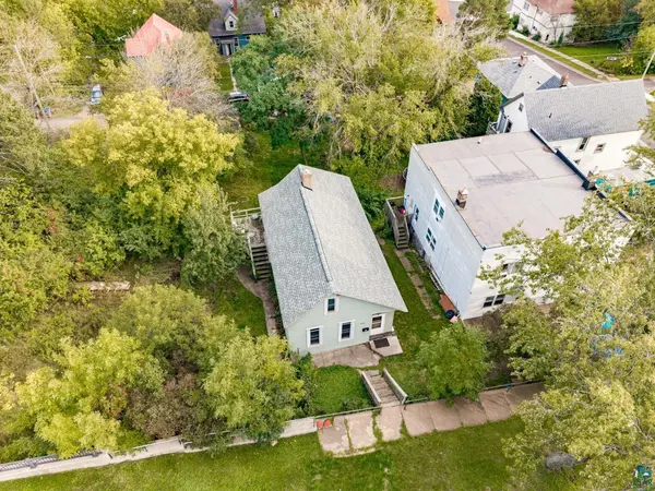 2024 W 5th St, Duluth, MN 55804