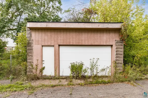 2024 W 5th St, Duluth, MN 55804