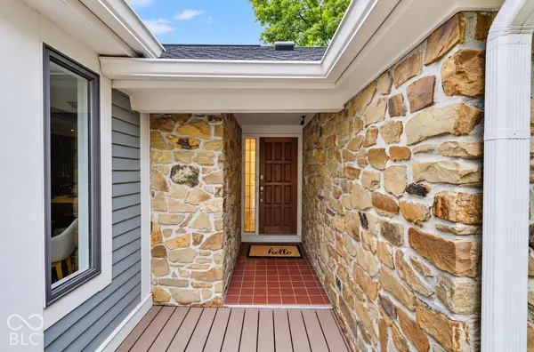 8169 Upper Bay LN, Indianapolis, IN 46236