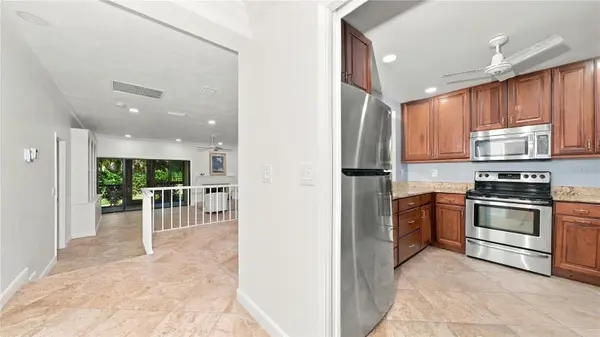 4802 KESTRAL PARK CIR #22, Sarasota, FL 34231
