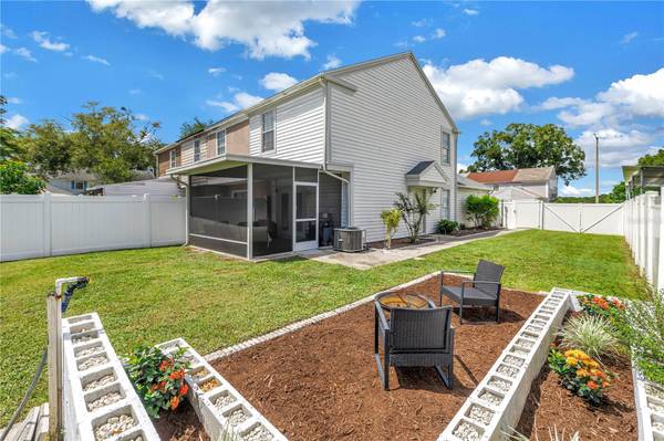 6240 OAK CLUSTER CIR, Tampa, FL, 33634 photo 2