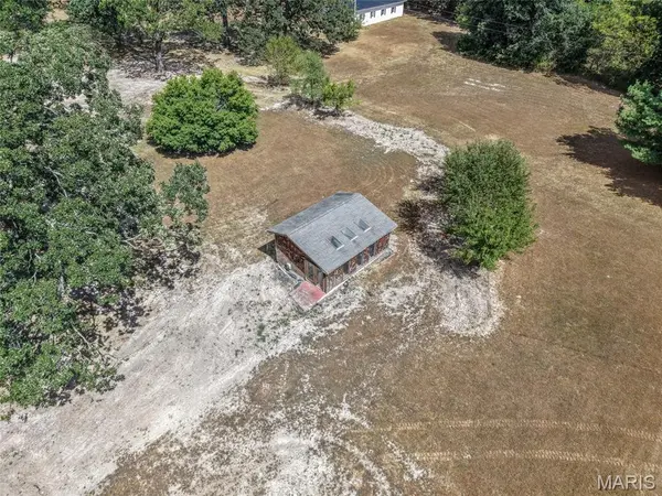 26132 Highway 5, Lebanon, MO 65536