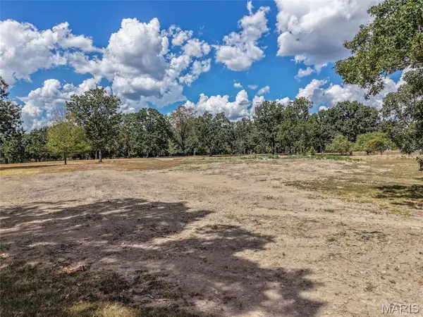 26132 Highway 5, Lebanon, MO 65536