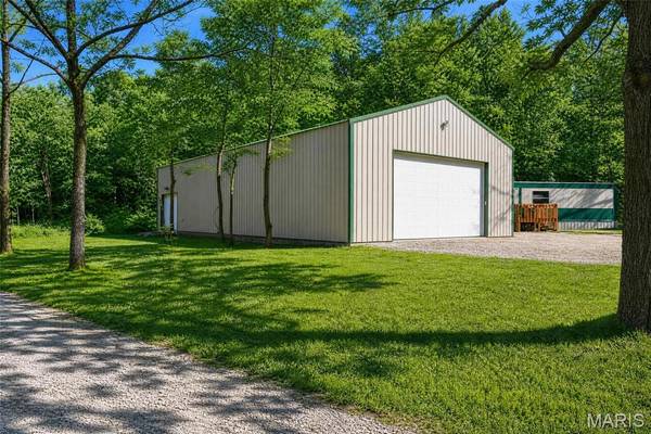 25190 McDonald DR, Lebanon, MO 65536