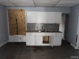 5233 Cates AVE, St Louis, MO 63108