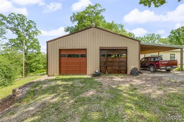 10018 JJ Highway, Valles Mines, MO 65711