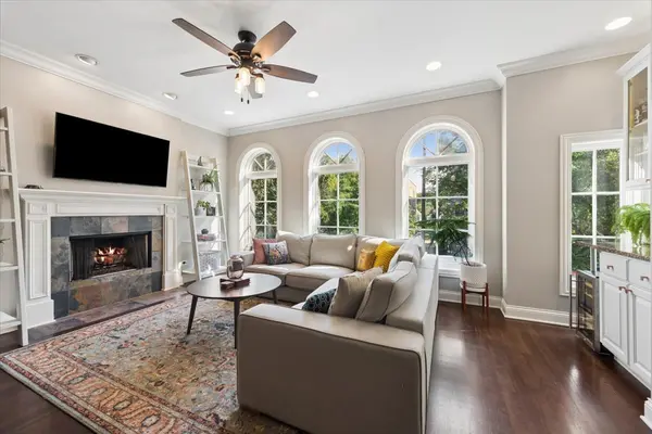 2454 W Foster AVE #2E, Chicago, IL 60625