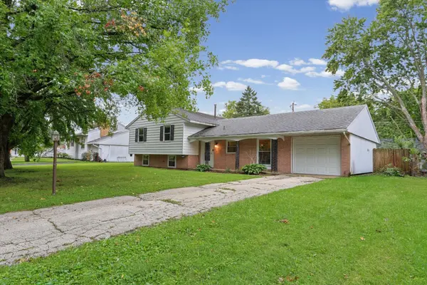905 Stratford DR, Champaign, IL 61821