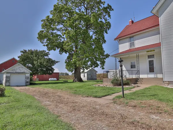 5017 N 72nd ST, Quincy, IL 62305