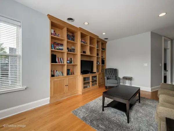 1616 W Rascher AVE #3W, Chicago, IL 60640