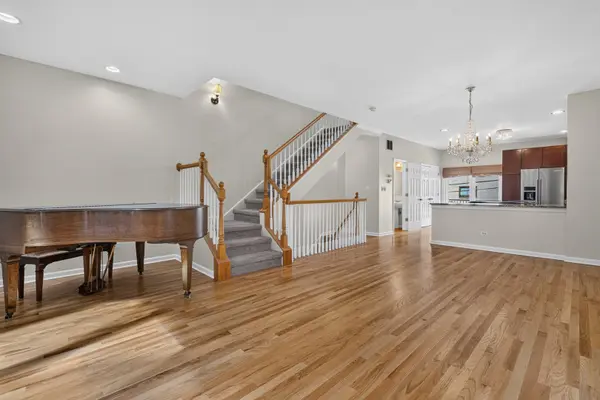 1027 Lincoln TRL, Oak Park, IL 60302