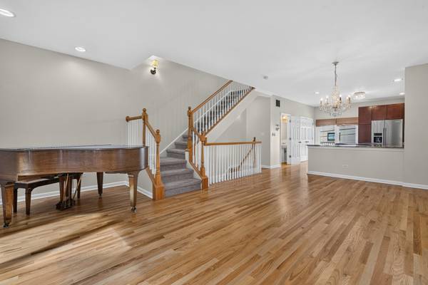 1027 Lincoln TRL, Oak Park, IL 60302