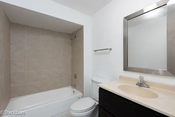 159 W ELK TRL #359, Carol Stream, IL 60188
